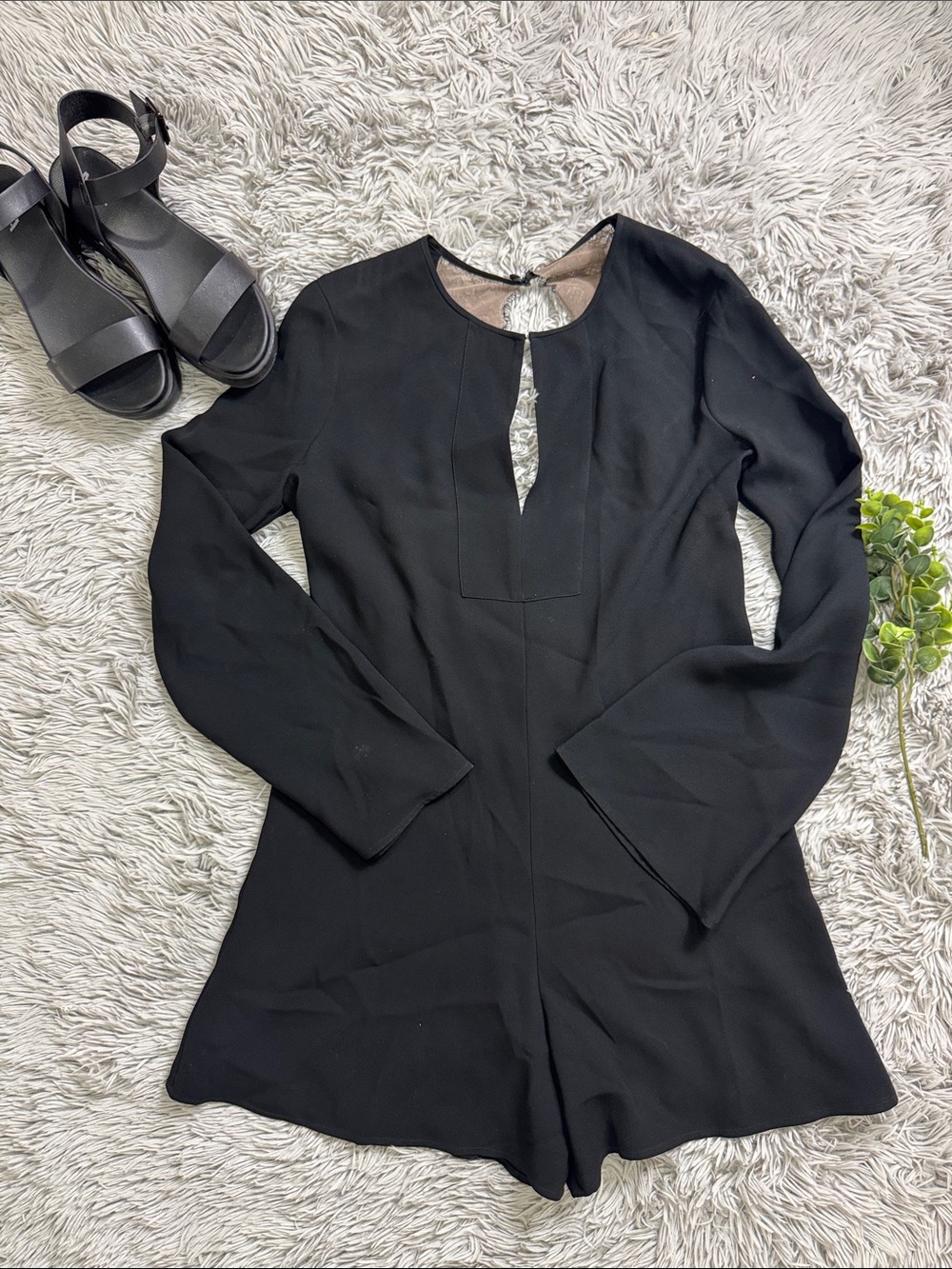 BCBG MAXAZRIA BLACK GIULIANNA LACE-TRIM OPEN-BACK ROMPER size xxs